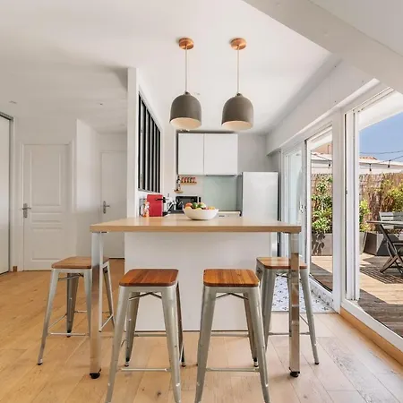 Apartment Little Bibi Terrace - Cote Des Basques And Private Garage *