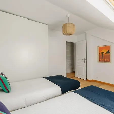 Apartmán Little Bibi Terrace - Cote Des Basques And Private Garage *